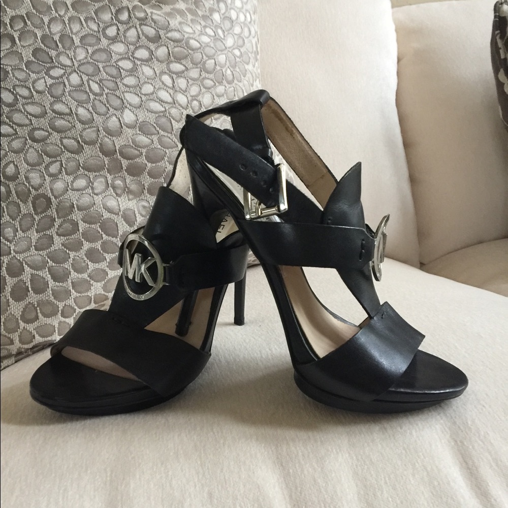 MICHAEL KORS👠SEXY.. ELEGANT..MUST GO👠🔥💥👠💞🔥